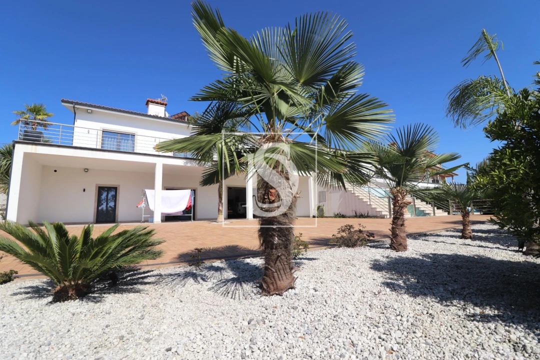 Moradia T5 para Venda em Rates Foto 29