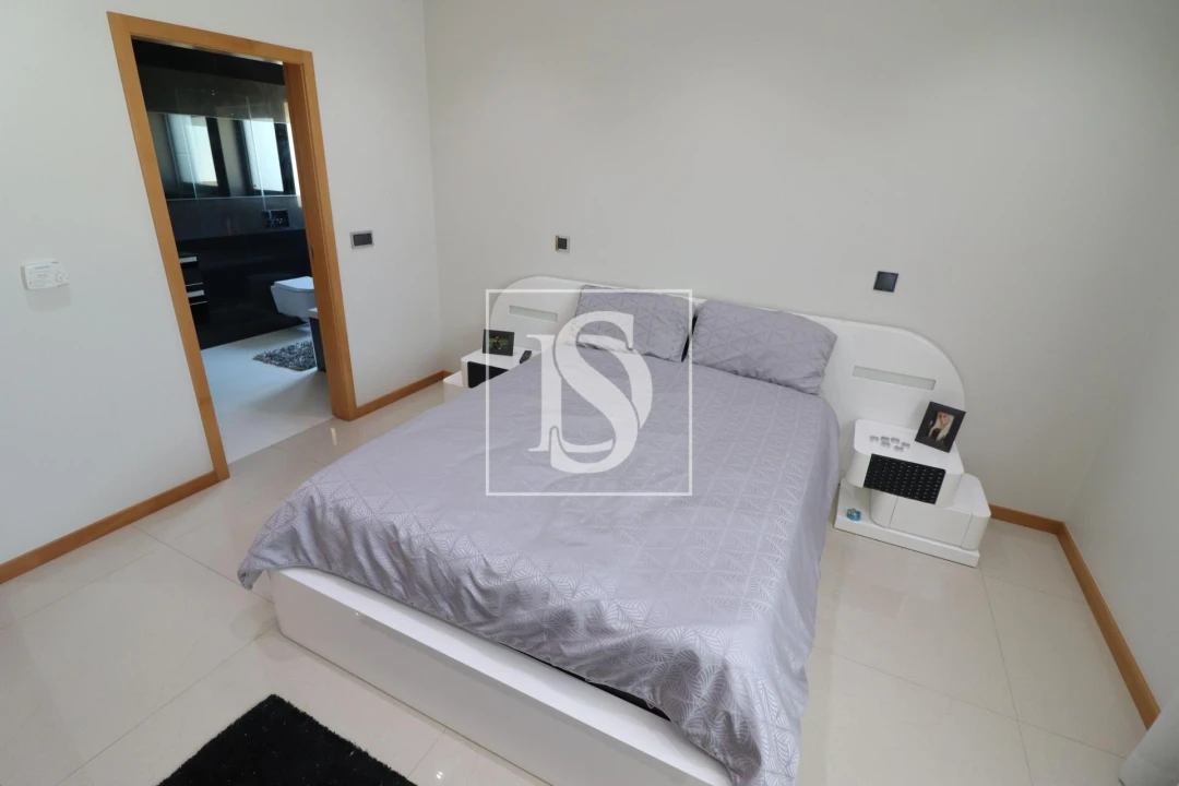 Moradia T5 para Venda em Rates Foto 24