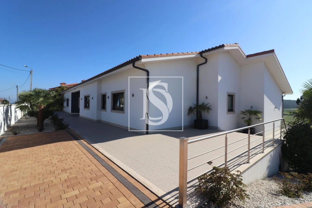 Moradia T5 para Venda em Rates Foto 30