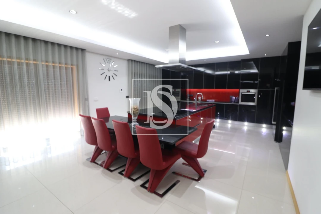 Moradia T5 para Venda em Rates Foto 13