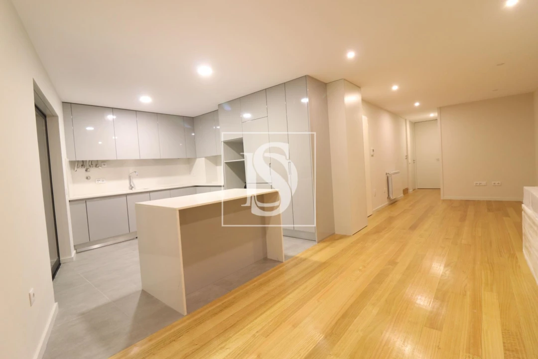 Apartamento T4 para Venda em Póvoa de Varzim, Beiriz e Argivai Foto 1