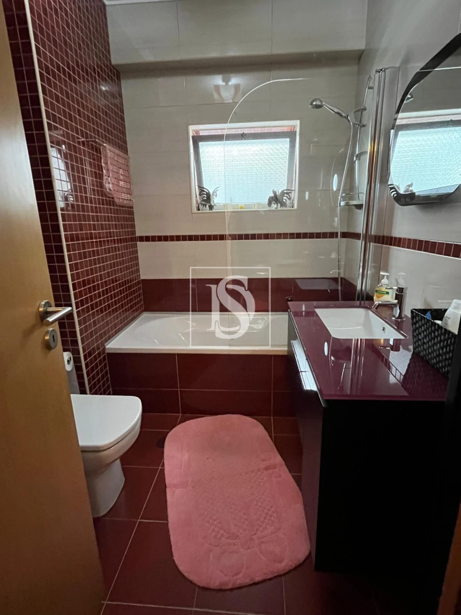 Apartamento T2 para Venda em Quarteira Foto 11
