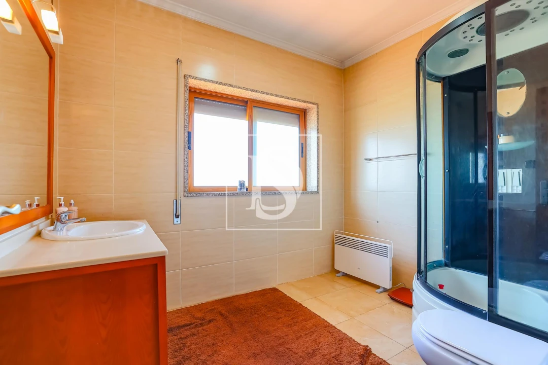 Moradia T4 para Venda em Pombeiro de Ribavizela Foto 6