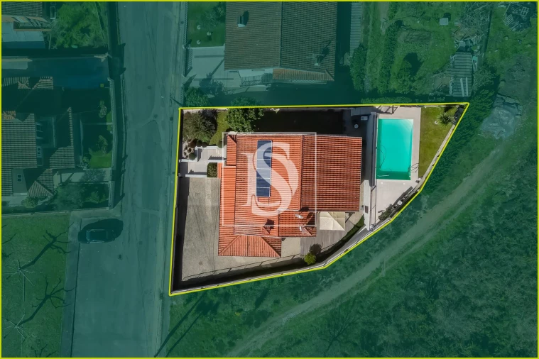 Moradia T4 para Venda em Pombeiro de Ribavizela Foto 2