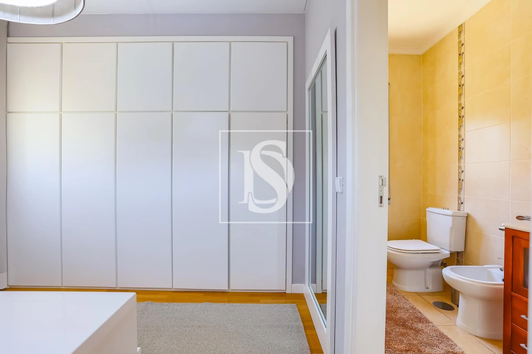 Moradia T4 para Venda em Pombeiro de Ribavizela Foto 9