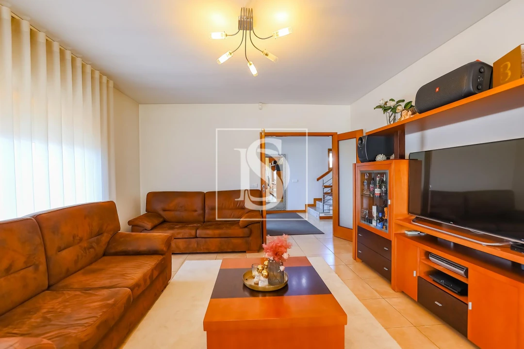 Moradia T4 para Venda em Pombeiro de Ribavizela Foto 18