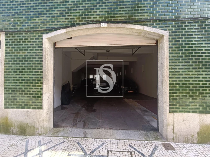 Armazém para Venda em Póvoa de Varzim, Beiriz e Argivai