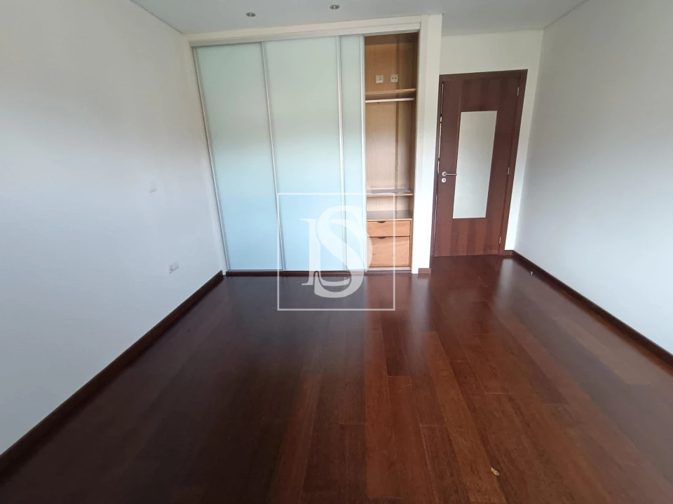 Moradia T4 para Venda em Palmeira de Faro e Curvos Foto 19