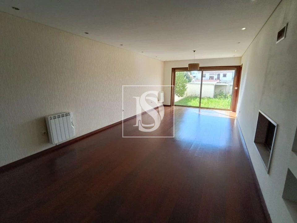 Moradia T4 para Venda em Palmeira de Faro e Curvos Foto 10