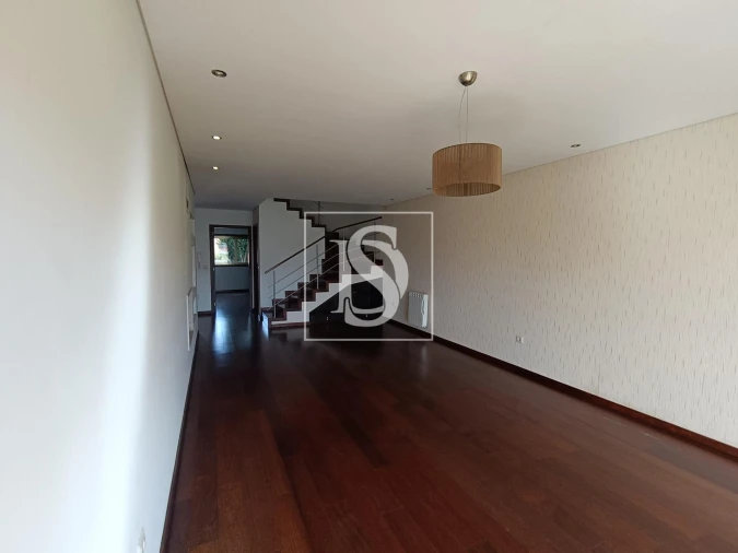 Moradia T4 para Venda em Palmeira de Faro e Curvos Foto 3