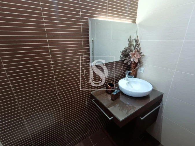 Moradia T4 para Venda em Palmeira de Faro e Curvos Foto 8