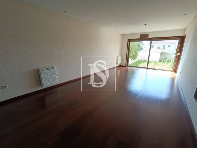 Moradia T4 para Venda em Palmeira de Faro e Curvos Foto 17