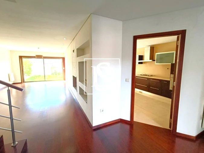 Moradia T4 para Venda em Palmeira de Faro e Curvos Foto 23