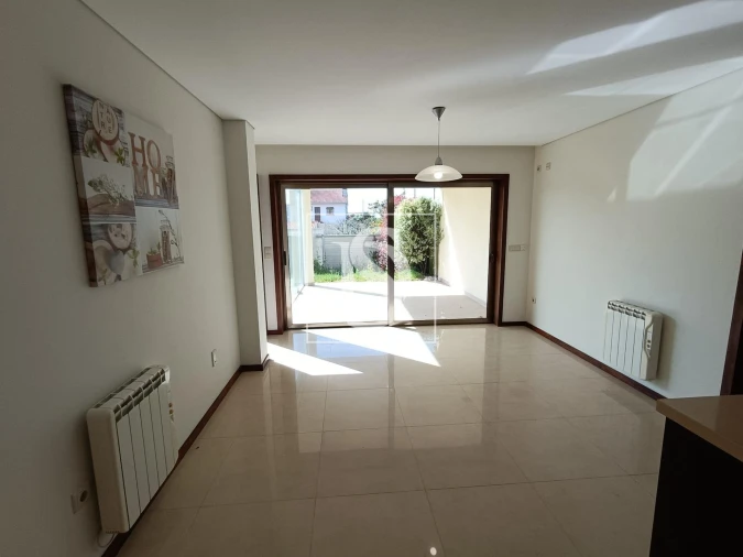 Moradia T4 para Venda em Palmeira de Faro e Curvos Foto 5