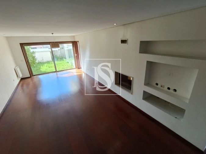 Moradia T4 para Venda em Palmeira de Faro e Curvos Foto 14