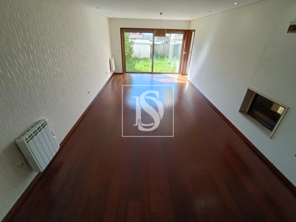 Moradia T4 para Venda em Palmeira de Faro e Curvos Foto 15