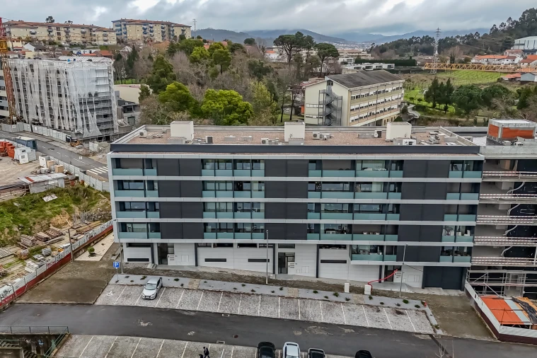 Apartamento T3 para Venda em Azurem Foto 32