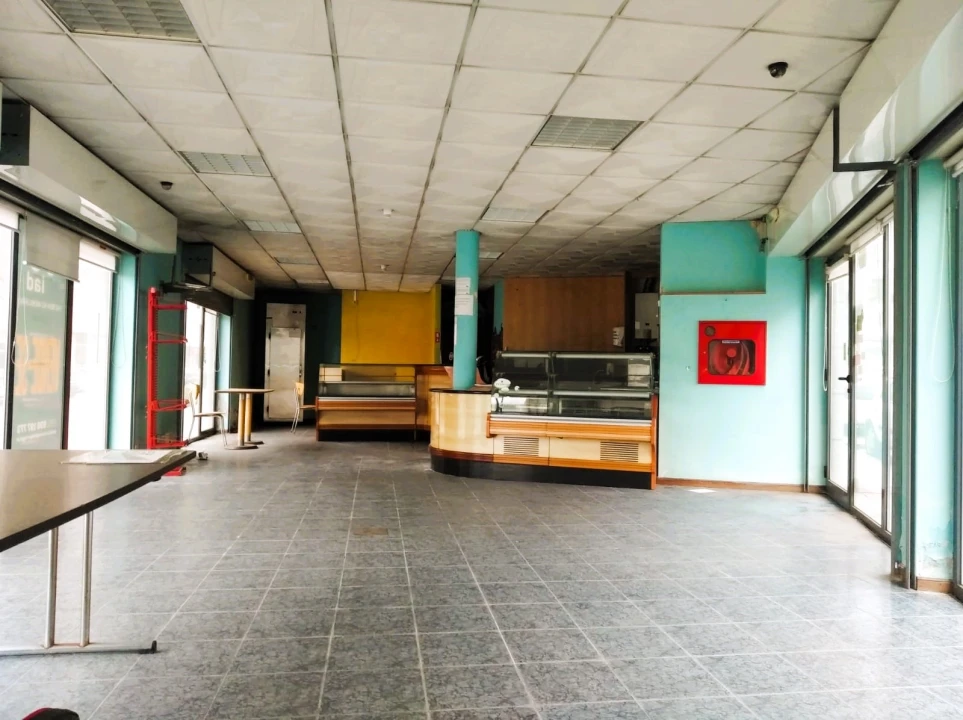 Loja para Arrendamento em Santa Maria Maior e Monserrate e Meadela Foto 8