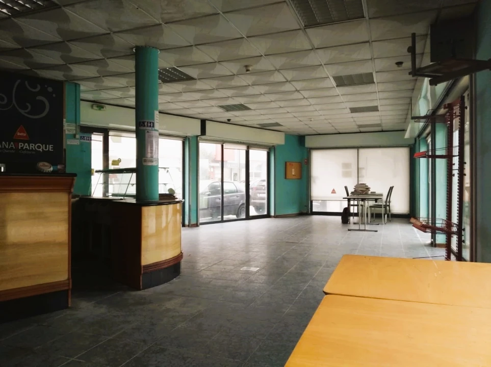 Loja para Arrendamento em Santa Maria Maior e Monserrate e Meadela Foto 6