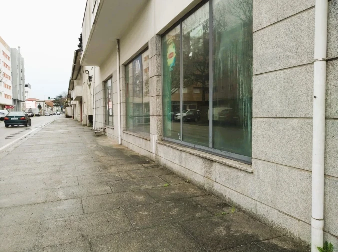 Loja para Arrendamento em Santa Maria Maior e Monserrate e Meadela Foto 12