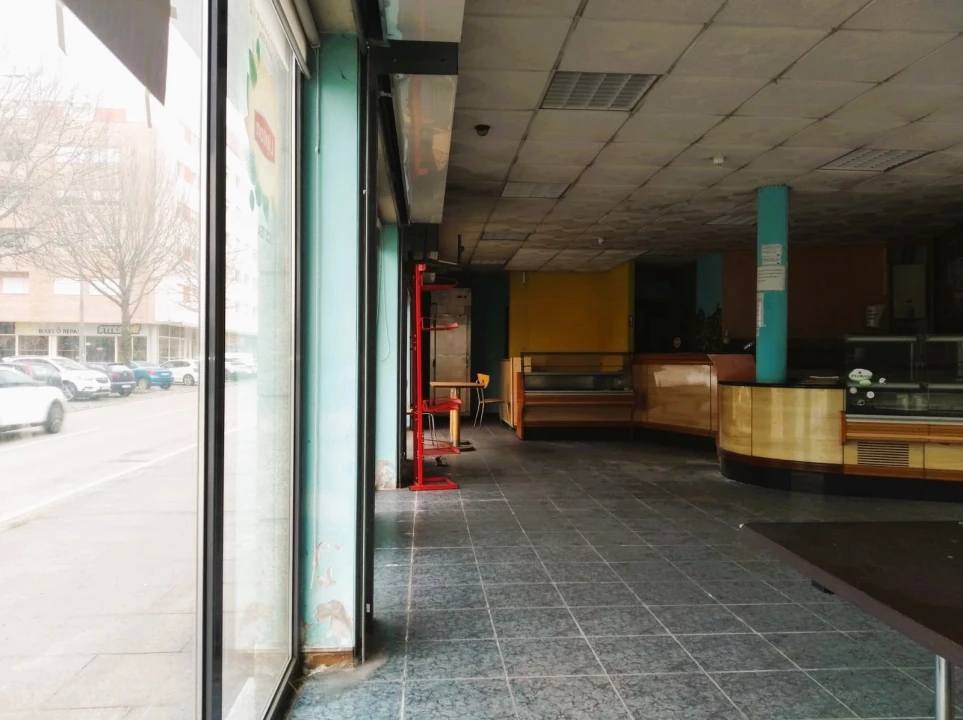 Loja para Arrendamento em Santa Maria Maior e Monserrate e Meadela Foto 7