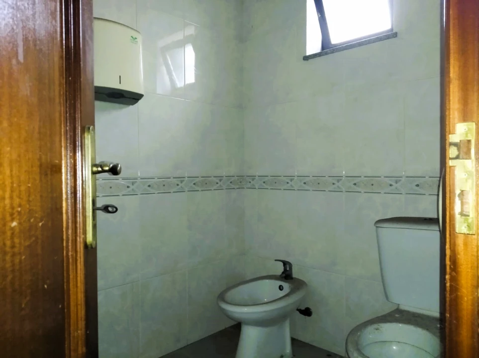 Loja para Arrendamento em Santa Maria Maior e Monserrate e Meadela Foto 3