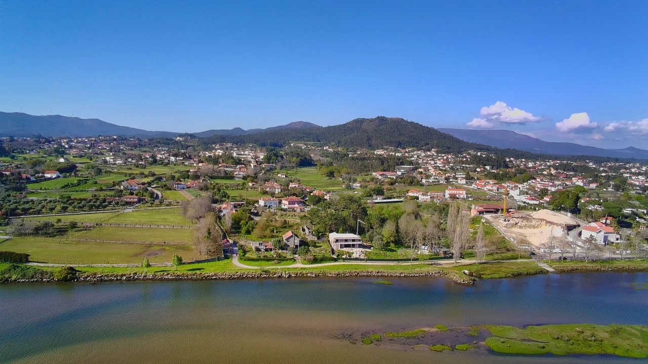 Moradia T5 para Venda em Cardielos e Serreleis Foto 3