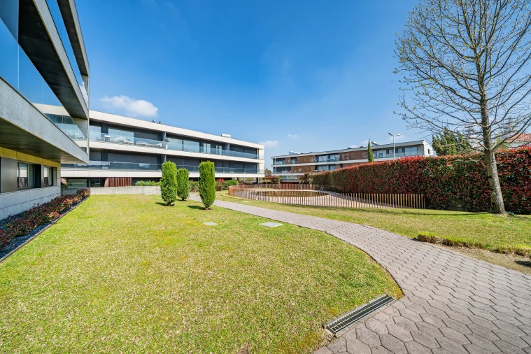 Apartamento T4 para Venda em Barcelinhos Foto 64