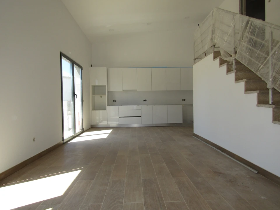 Moradia T3 para Arrendamento em Fonte Boa e Rio Tinto Foto 1