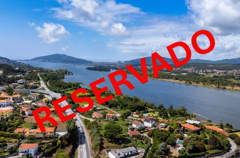 Terreno para Venda em Gondarem Foto 1