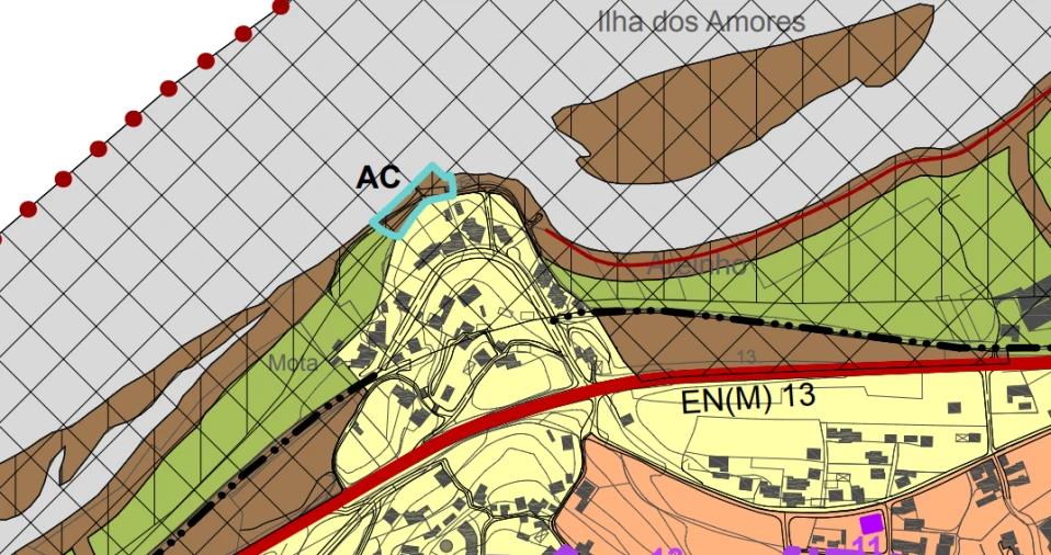 Terreno para Venda em Gondarem Foto 3
