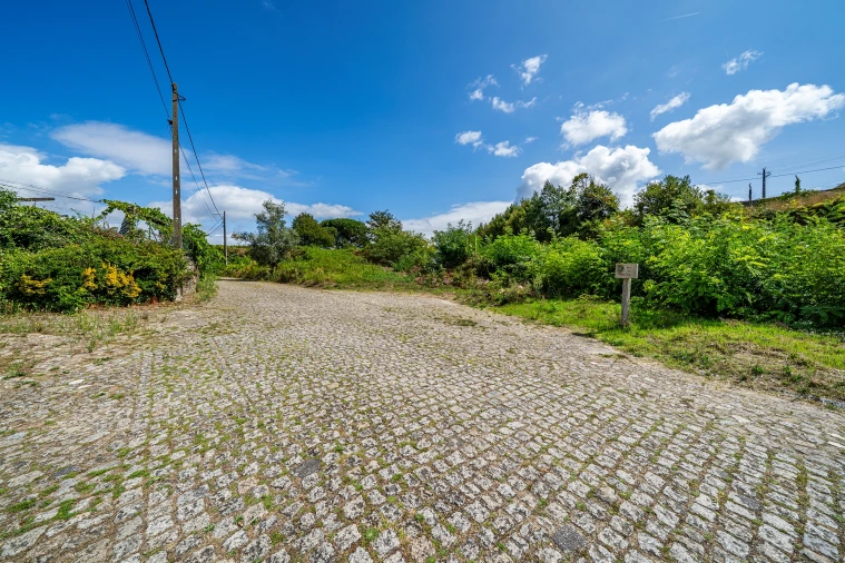 Terreno para Venda em Gondarem Foto 21