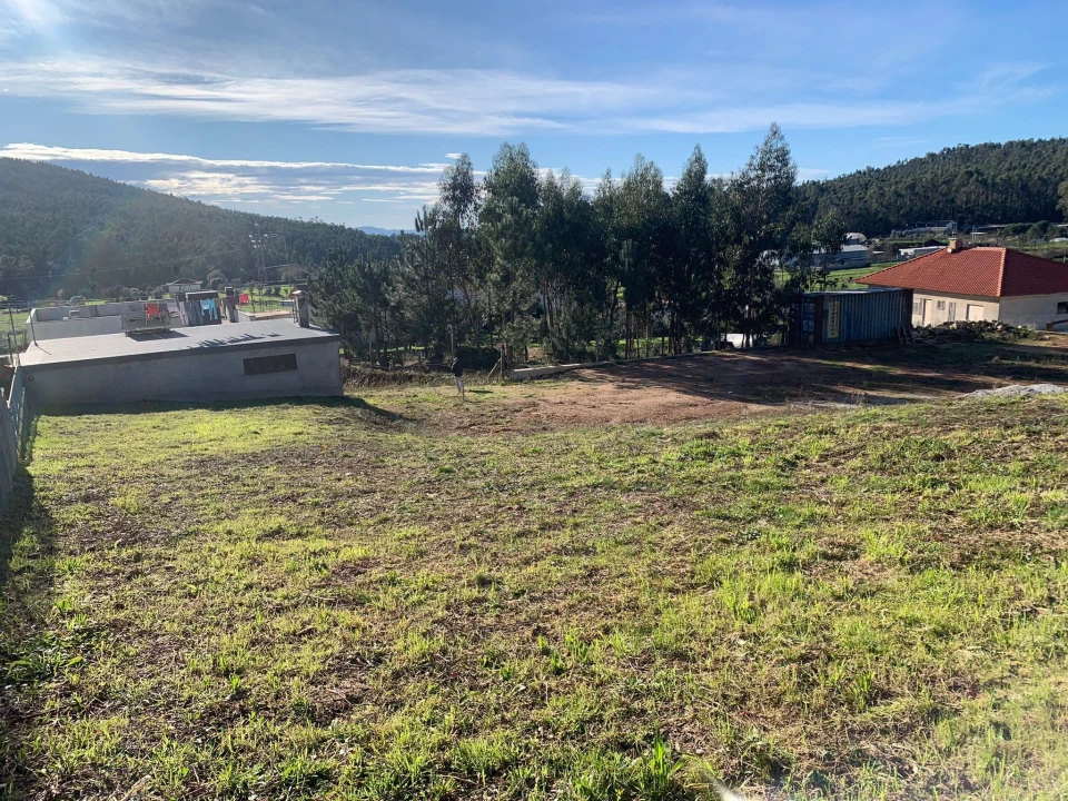 Terreno para Venda em Vila Cova e Feitos Foto 15