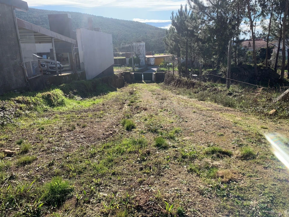 Terreno para Venda em Vila Cova e Feitos Foto 2