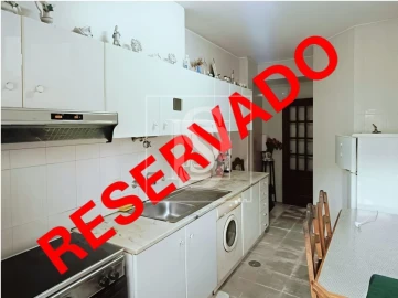 Apartamento T2 para Venda em Aver-O-Mar, Amorim e Terroso