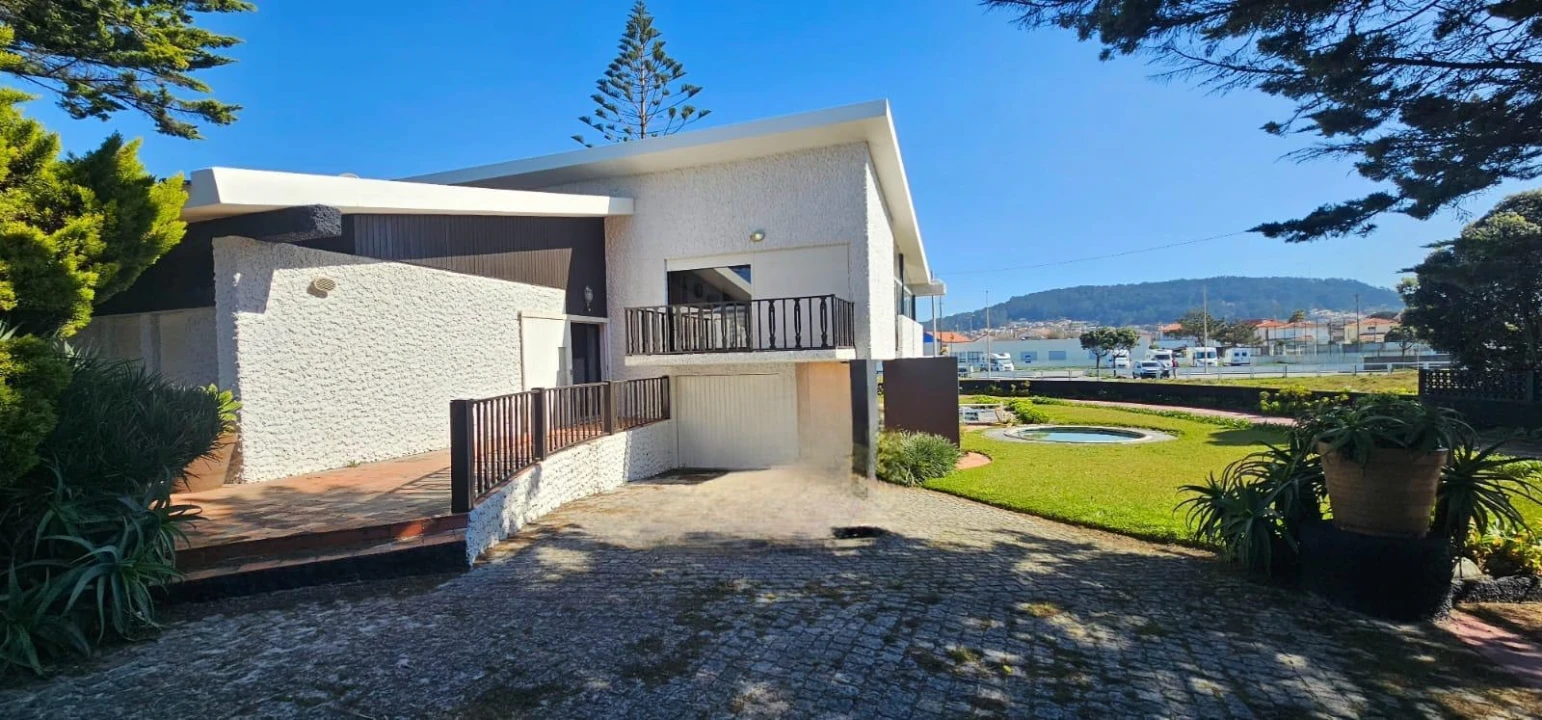 Moradia T5 para Venda em Castelo do Neiva Foto 10