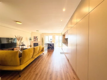 Apartamento T3 para Venda em Aver-O-Mar, Amorim e Terroso