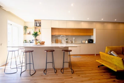 Apartamento T3 para Venda em Aver-O-Mar, Amorim e Terroso