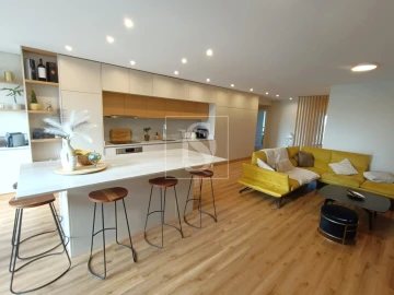 Apartamento T3 para Venda em Aver-O-Mar, Amorim e Terroso