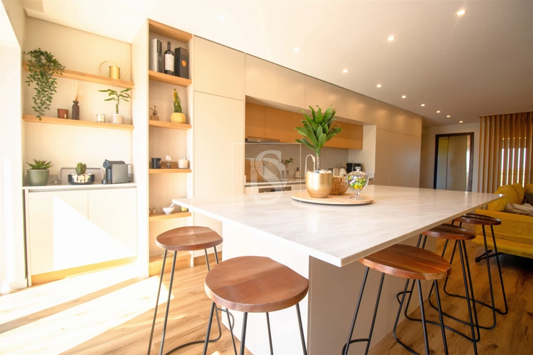 Apartamento T3 para Venda em Aver-O-Mar, Amorim e Terroso Foto 1