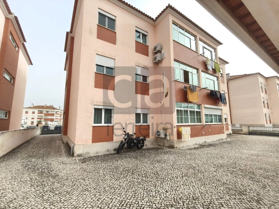 Apartamento T2 para Venda em Almeirim Foto 28