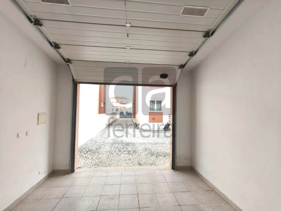 Apartamento T2 para Venda em Almeirim Foto 31