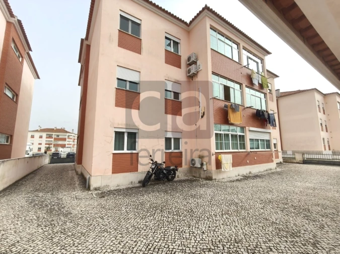 Apartamento T2 para Venda em Almeirim Foto 28