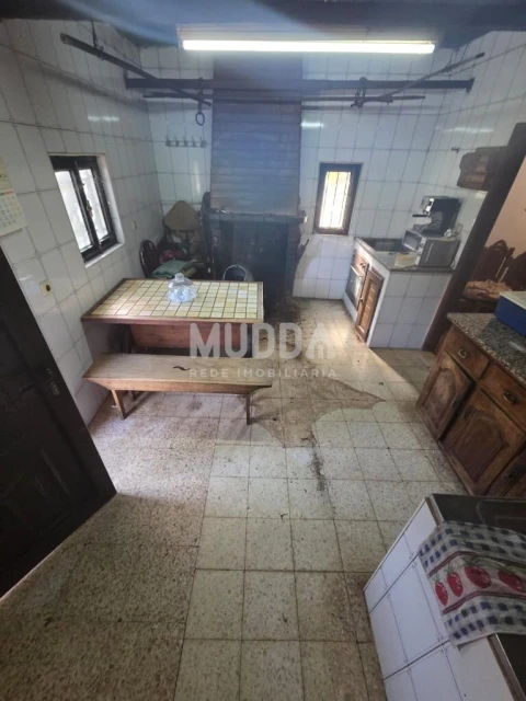 Terreno para Venda em Sé, Santa Maria e Meixedo