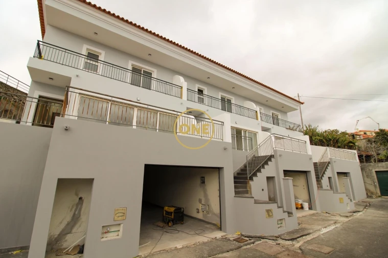 Moradia T3 para Venda em Santa Cruz