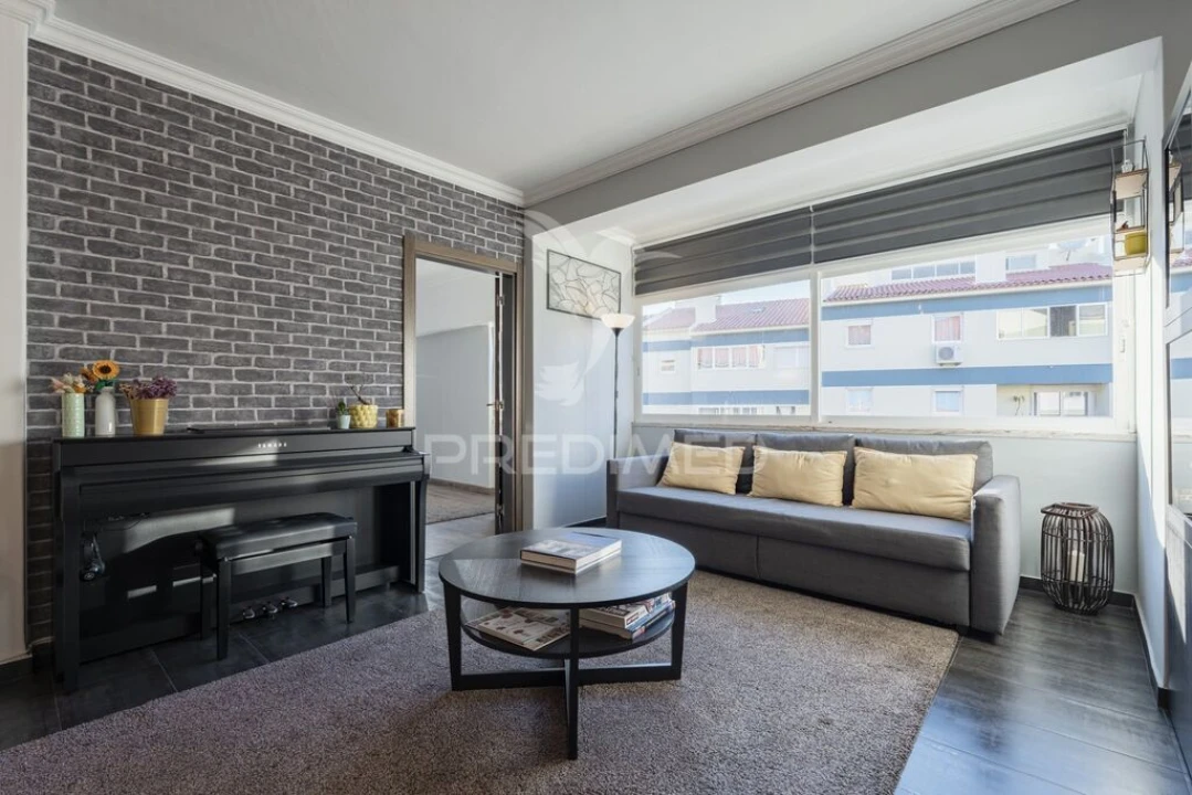 Apartamento T1 para Venda em São Domingos de Rana Foto 1