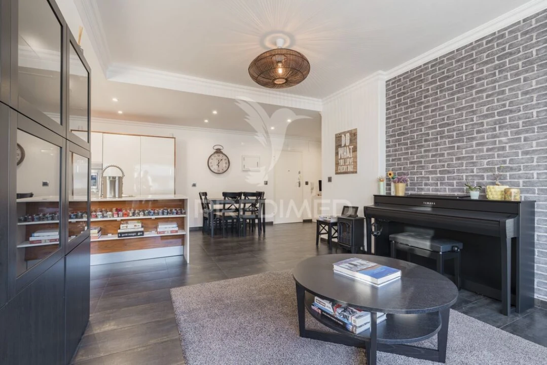 Apartamento T1 para Venda em São Domingos de Rana Foto 7