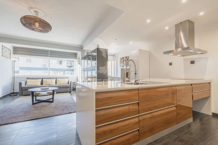 Apartamento T1 para Venda em São Domingos de Rana Foto 18