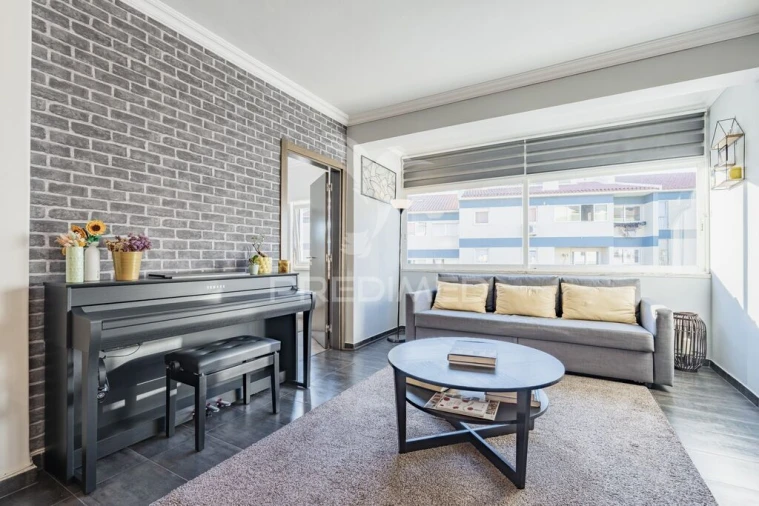 Apartamento T1 para Venda em São Domingos de Rana Foto 9