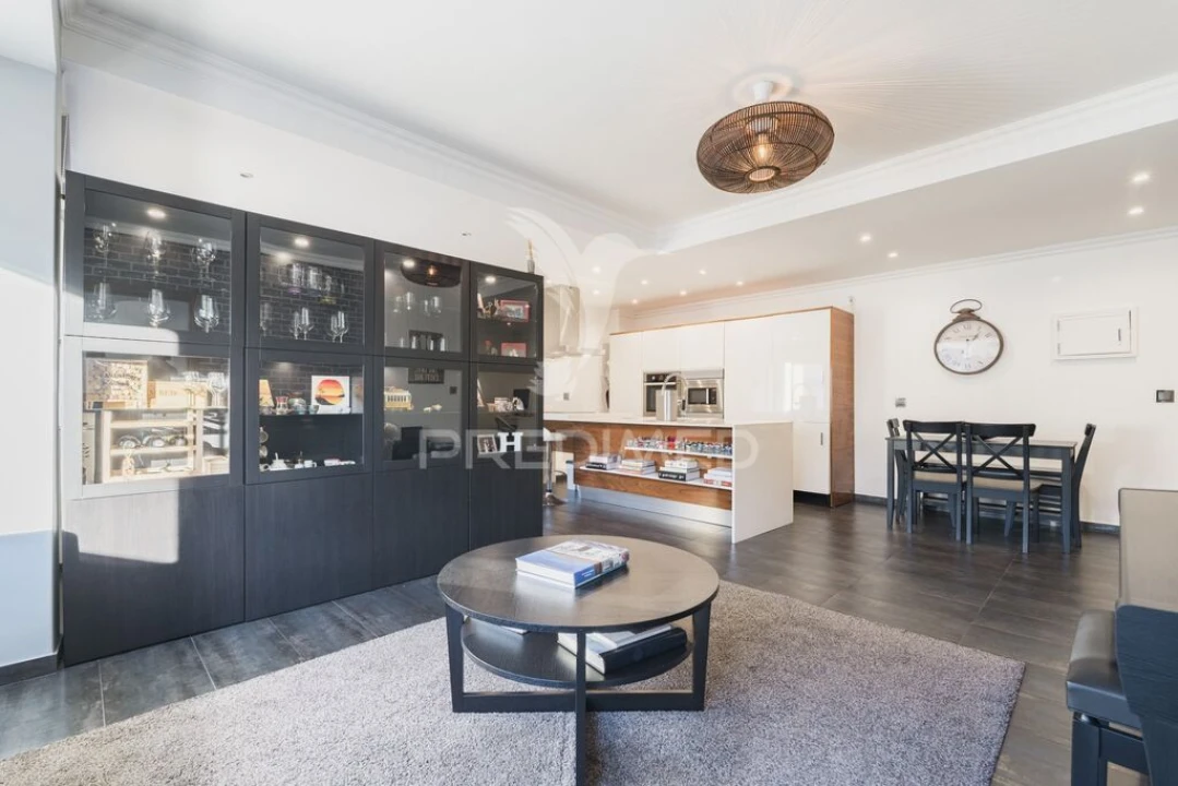 Apartamento T1 para Venda em São Domingos de Rana Foto 2